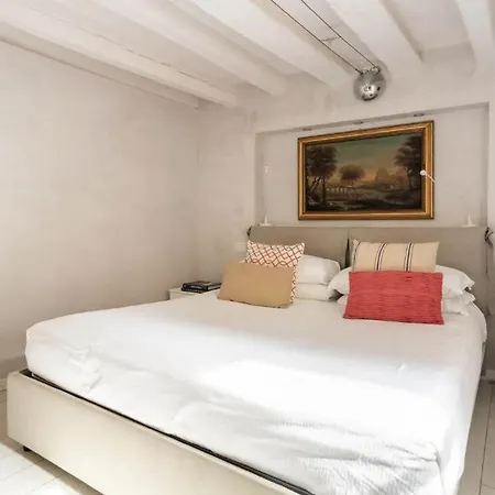 Mmesuite Arena Di By Maisonme Collection Apartmán Verona